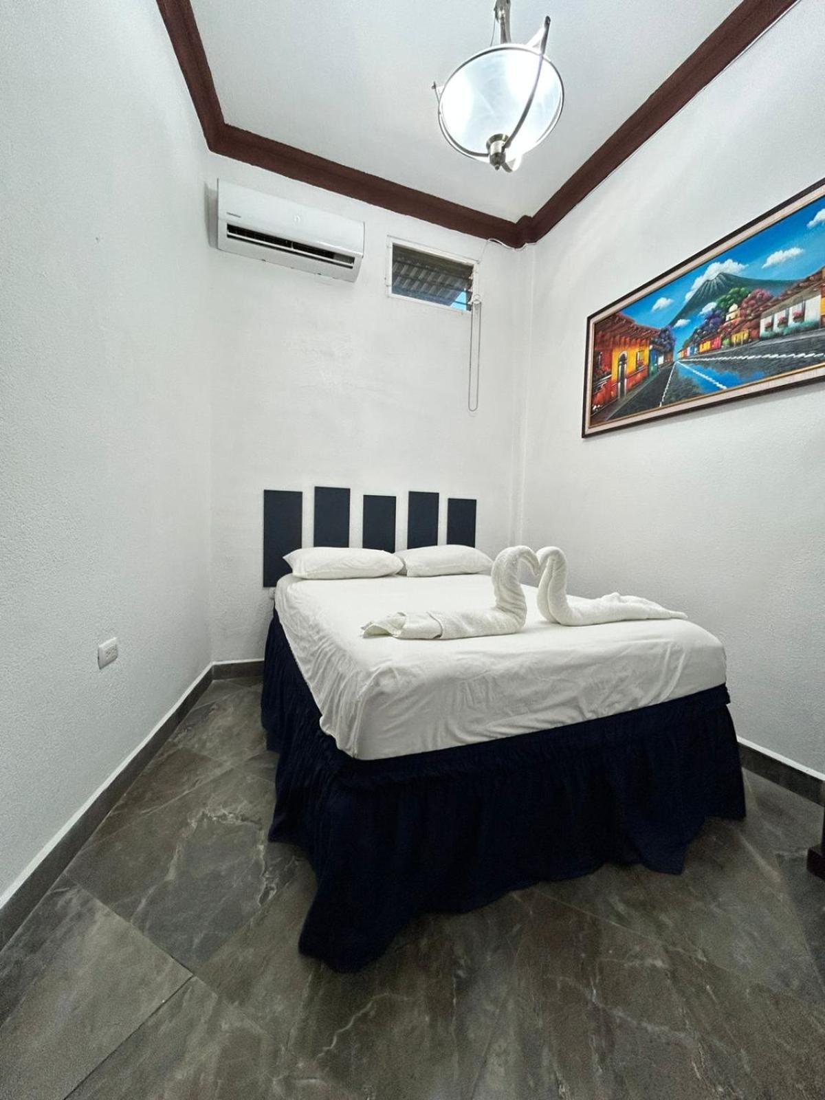 Hostal Casa De Grethel Флорес Экстерьер фото