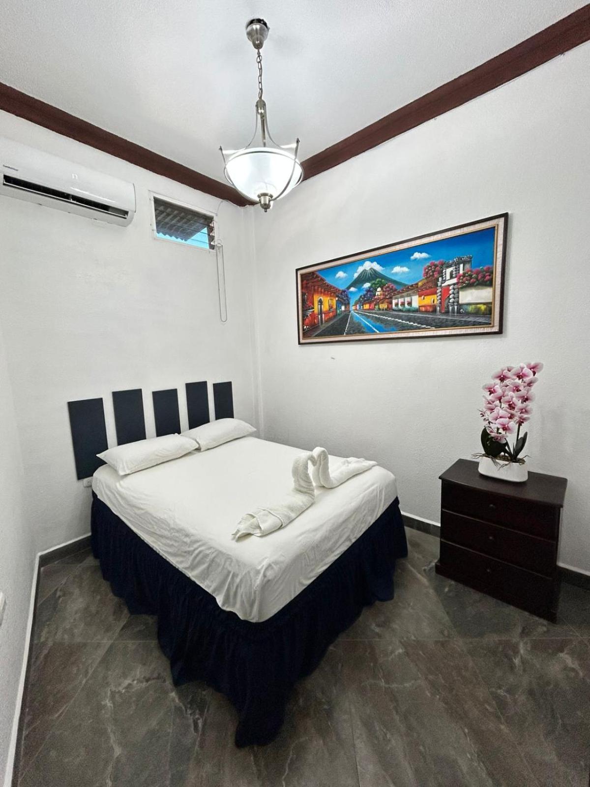 Hostal Casa De Grethel Флорес Экстерьер фото