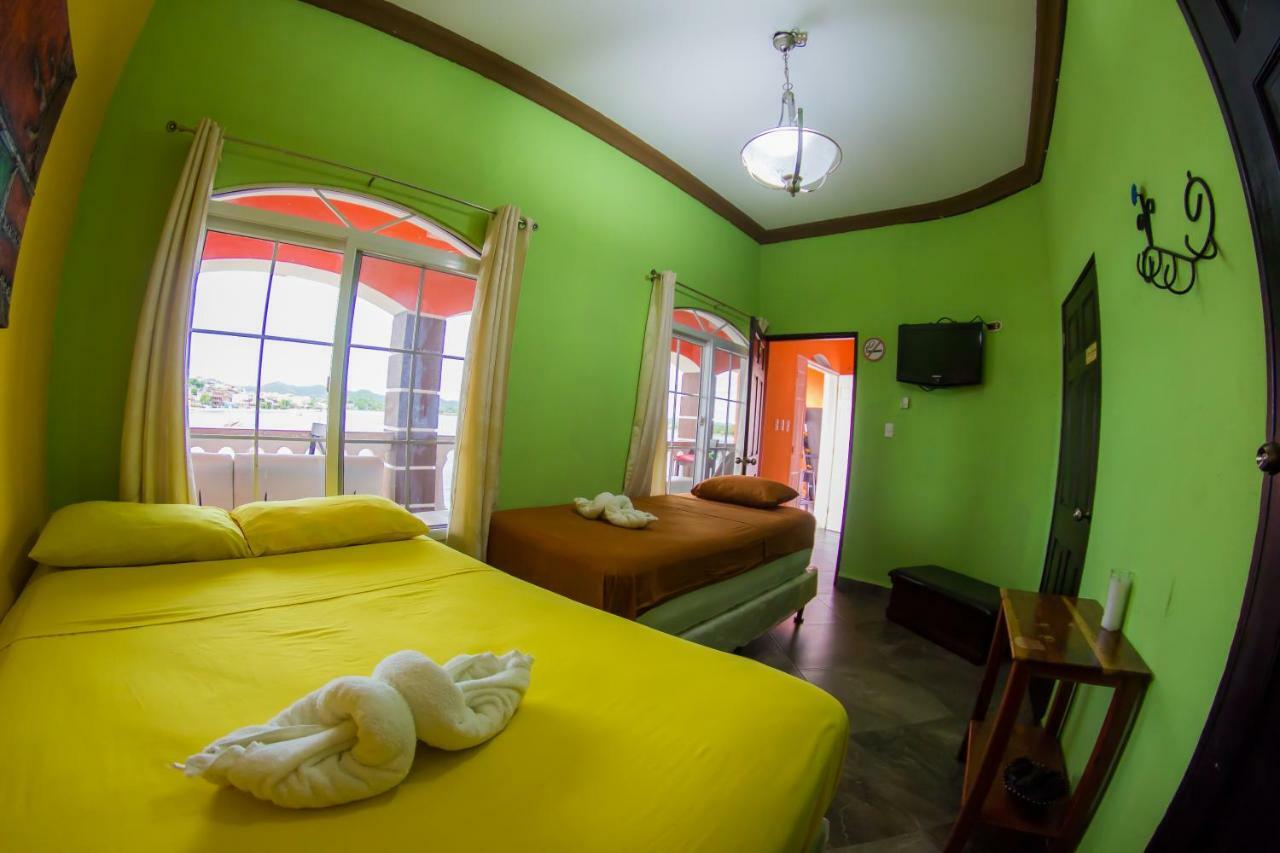 Hostal Casa De Grethel Флорес Экстерьер фото