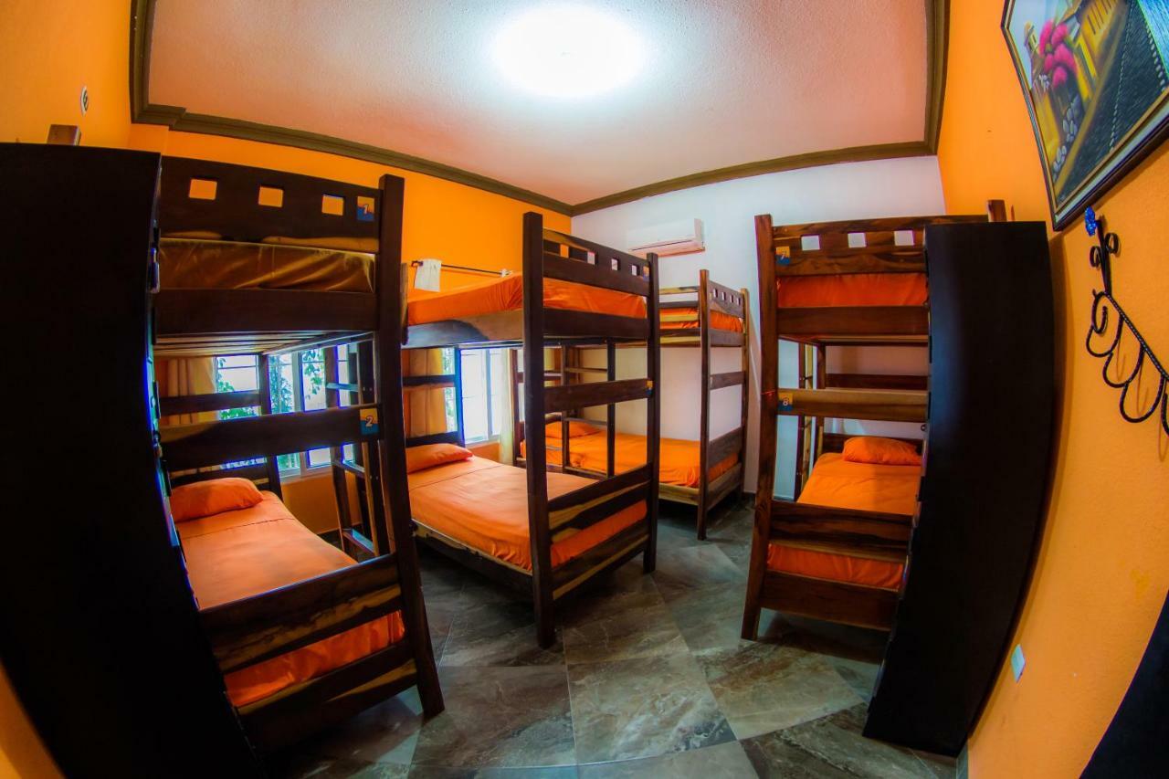 Hostal Casa De Grethel Флорес Экстерьер фото
