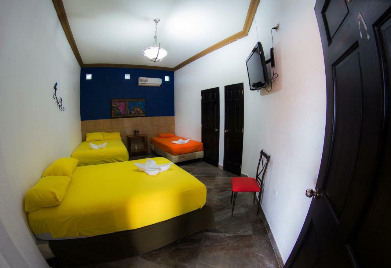 Hostal Casa De Grethel Флорес Экстерьер фото