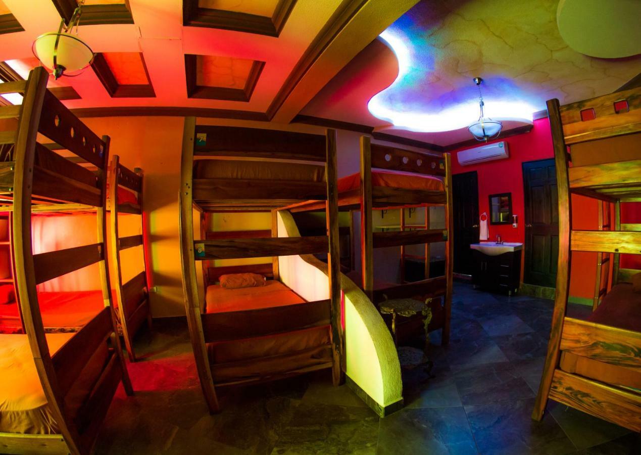 Hostal Casa De Grethel Флорес Экстерьер фото